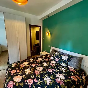 Séjour chez l'habitant Airport Deluxe Bedroom And Private Bathroom Near Airport Self Check In And Self Check Out, Mqabba